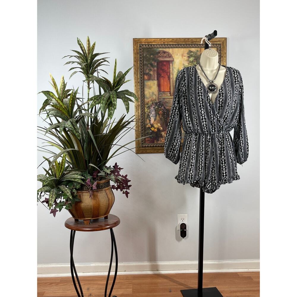 Living Doll Romper Women’s M Black White Geometric Boho Chic Festival TribalL